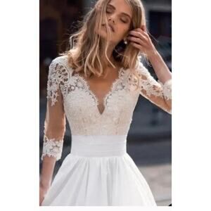 Nava Bride Wedding Dress Lace v-necklace 3/4 Sleeve, Vintage Inspired Sz 12 NWT!